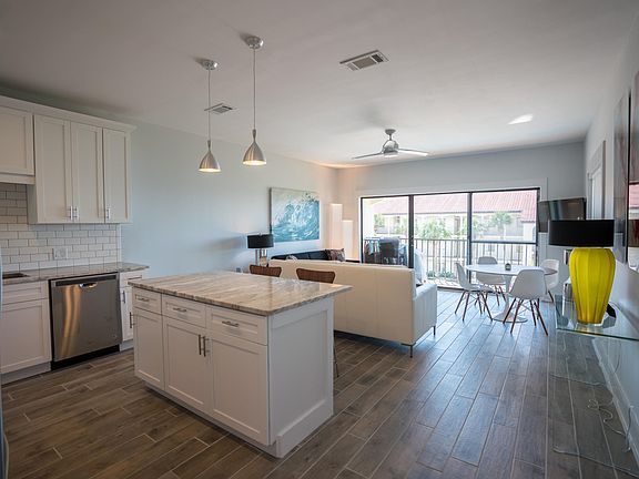 Palms B-9 Living-Kitchen