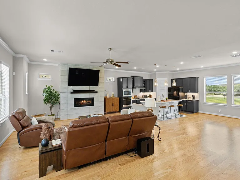4004 Centre Meadow Way — Photo 11