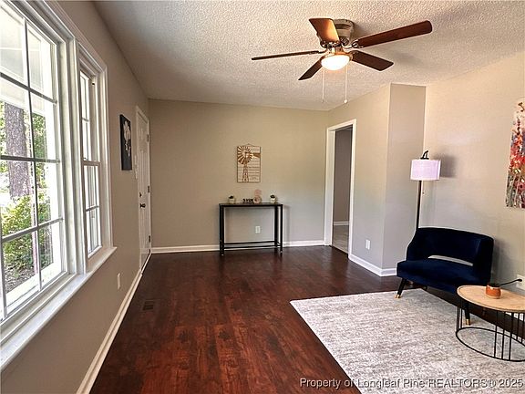 3rd image of 607 Platinum St