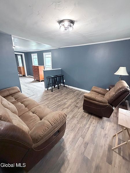 4th image of 1002 Glendale Place