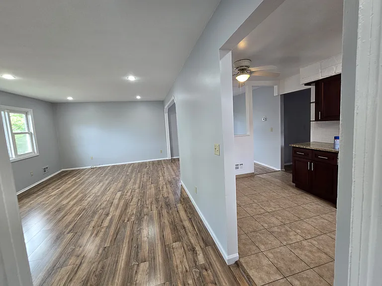 37 E Stroud Ave #B — Photo 3