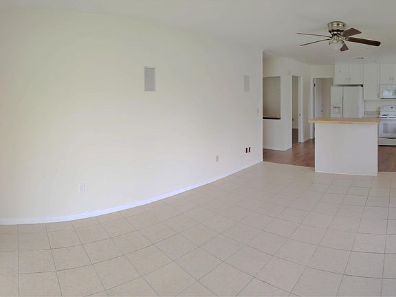 4th image of 550 Teakwood Ave