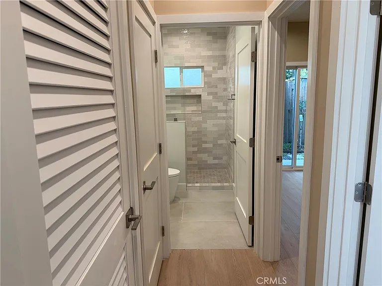 1072 N Vinedo Ave — Photo 8
