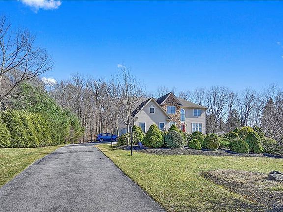 2nd image of 2 Gina Ln