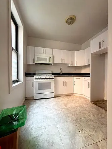 561 W 189th St #2 Photo 1
