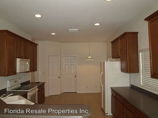 4th image of 9040 Gladiolus Preserve Cir