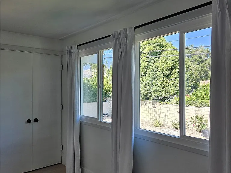 3657 Broadmoor Blvd N — Photo 38