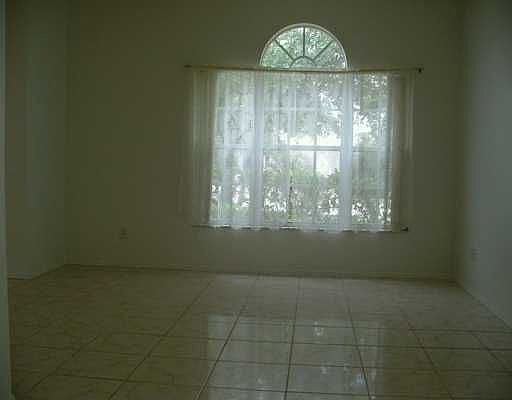Living/Dining Rm