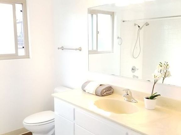 5th image of 8397 Lemon Ave #10