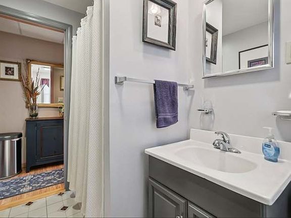 5th image of 41 Kinsman St #41