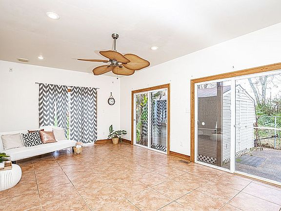 4th image of 3208 Tuxedo Blvd