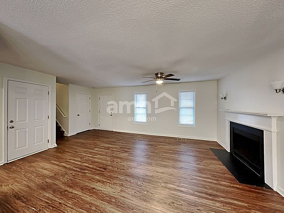 3rd image of 101 Brentwood Ct