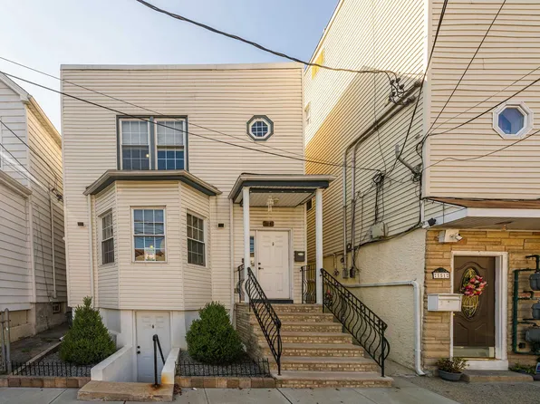 149 Avenue F, Bayonne, NJ 07002