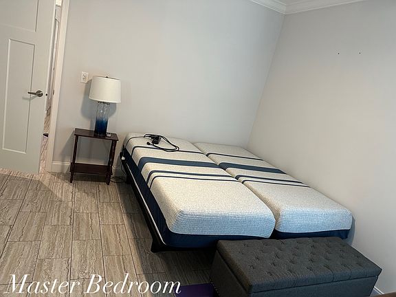 4th image of 19 Jeffrey Dr #19
