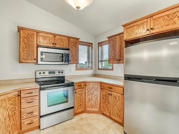 5th image of 1217 37th Ave S