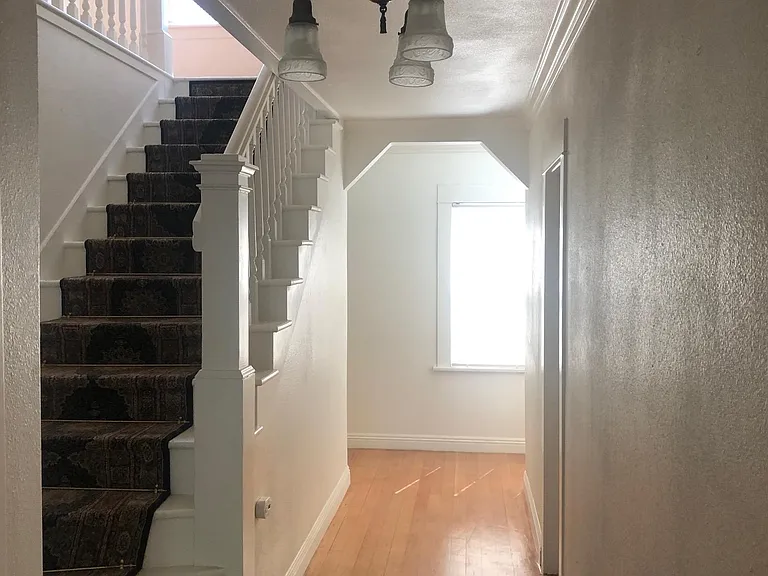 545 Euclid Ave — Photo 2