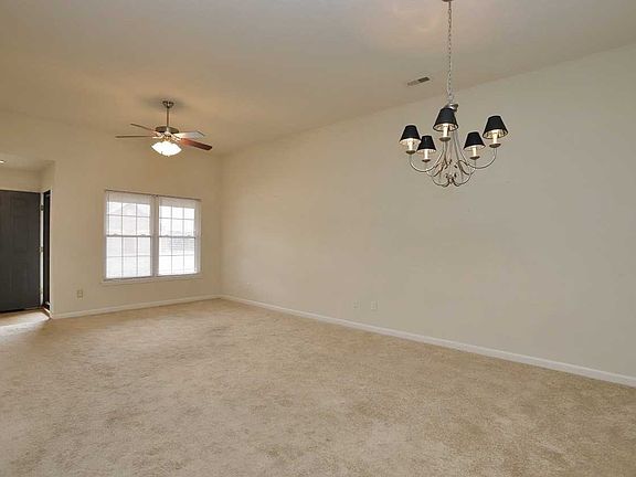 5th image of 3040 Gardenia Dr