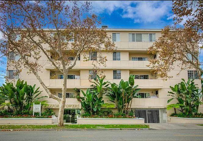 Rexford Towers — Photo 2