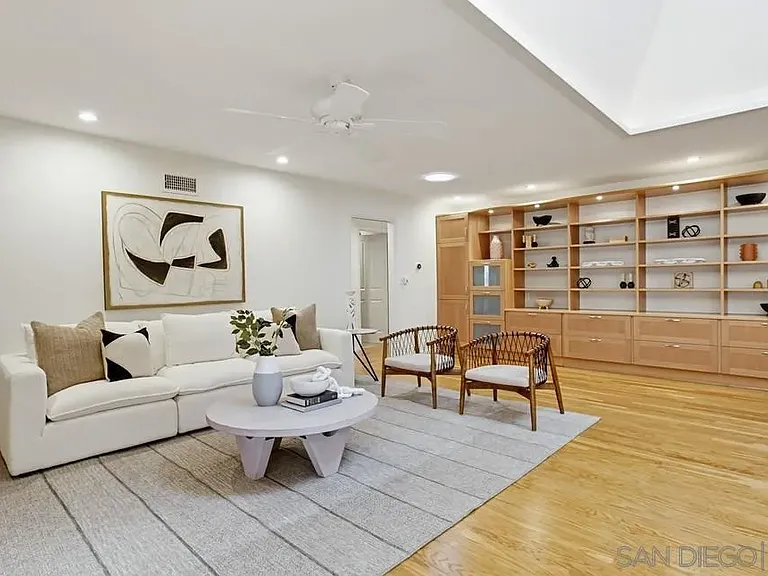 8635 Cliffridge Ave — Photo 9