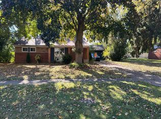 22444 Remick Dr, Clinton Township, MI 48036