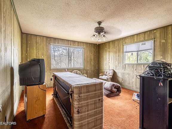3rd image of 1721 Birch Dr #A1