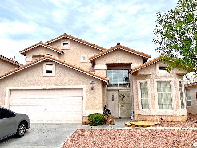 1st image of 903 Sterling Thorn Ct