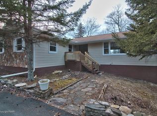 3157 Laurel View Ln, Tobyhanna, PA