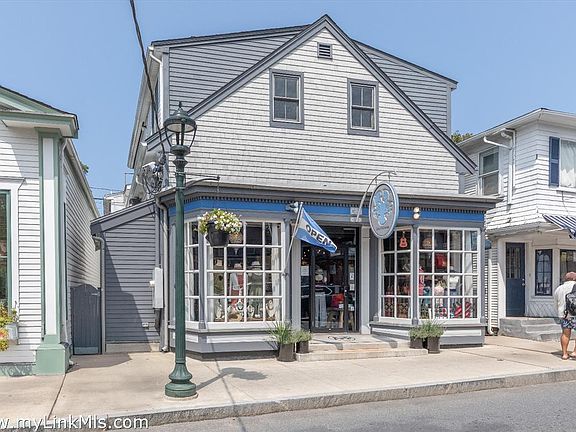 2nd image of 53 Circuit Ave