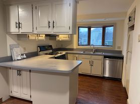 194 Mechanic St., 1