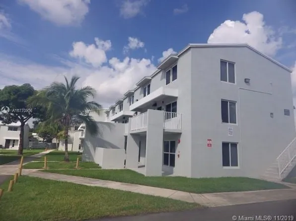 1990 NW 4th Ct APT 8, Miami, FL 33136