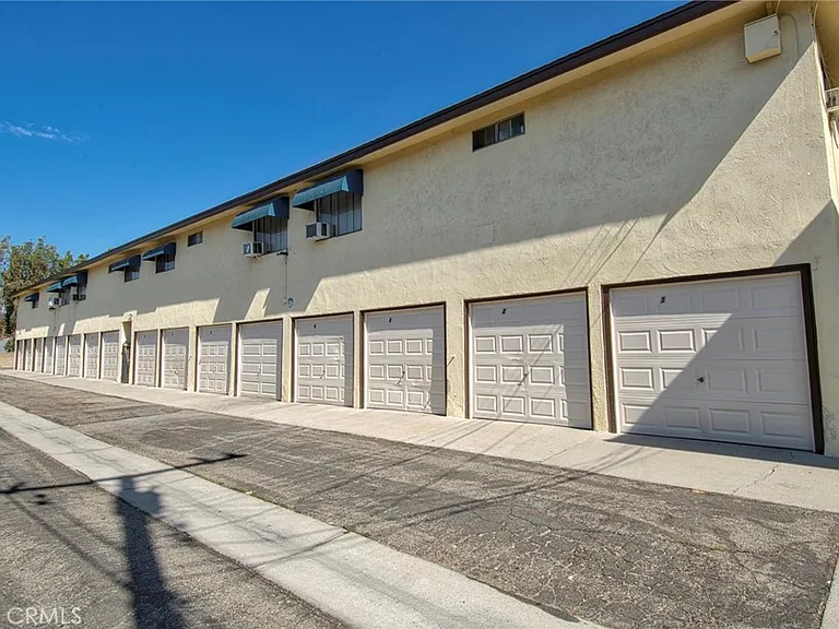 718 W Center St — Photo 14