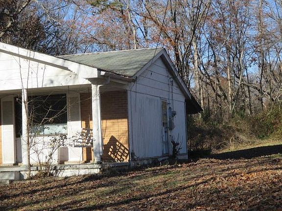 3rd image of 2215 Glengerrie Dr