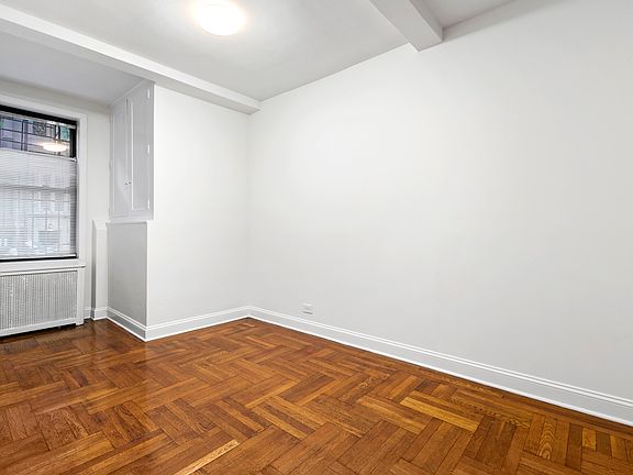 5th image of 110 W 69th St APT 1B