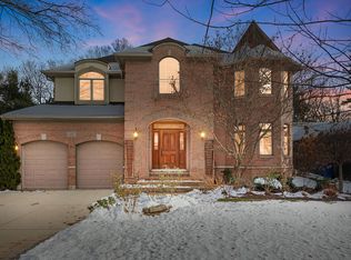 420 Pine Manor Dr, Wilmette, IL 60091