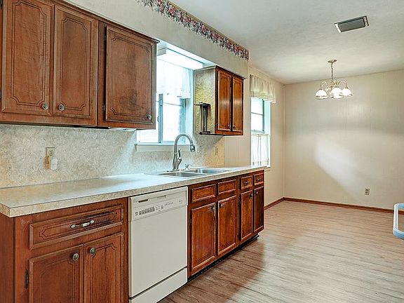 4th image of 733 E Dartmouth Ln
