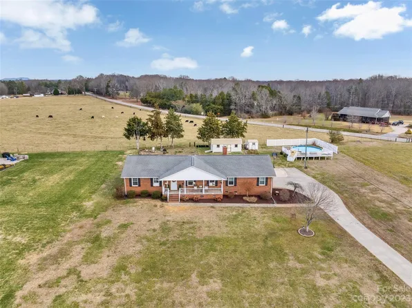 210 Old Limestone Rd W, York, SC 29745