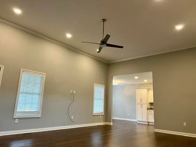 237 Ford Ave — Photo 4