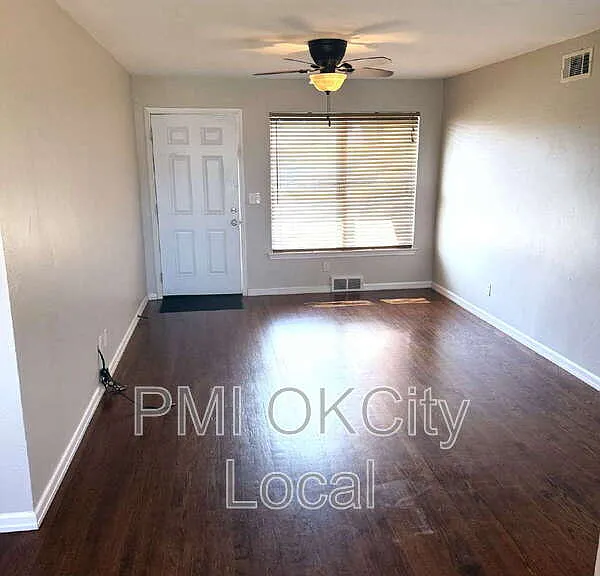 3025 NW 67th St — Photo 2