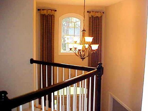 5th image of 2199 Meadow Run Dr