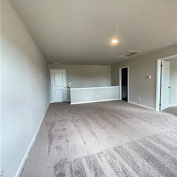 130 Old Mill Dr — Photo 4
