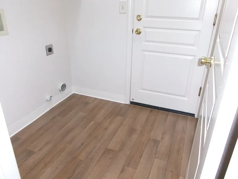 218 Idlewild Dr — Photo 9