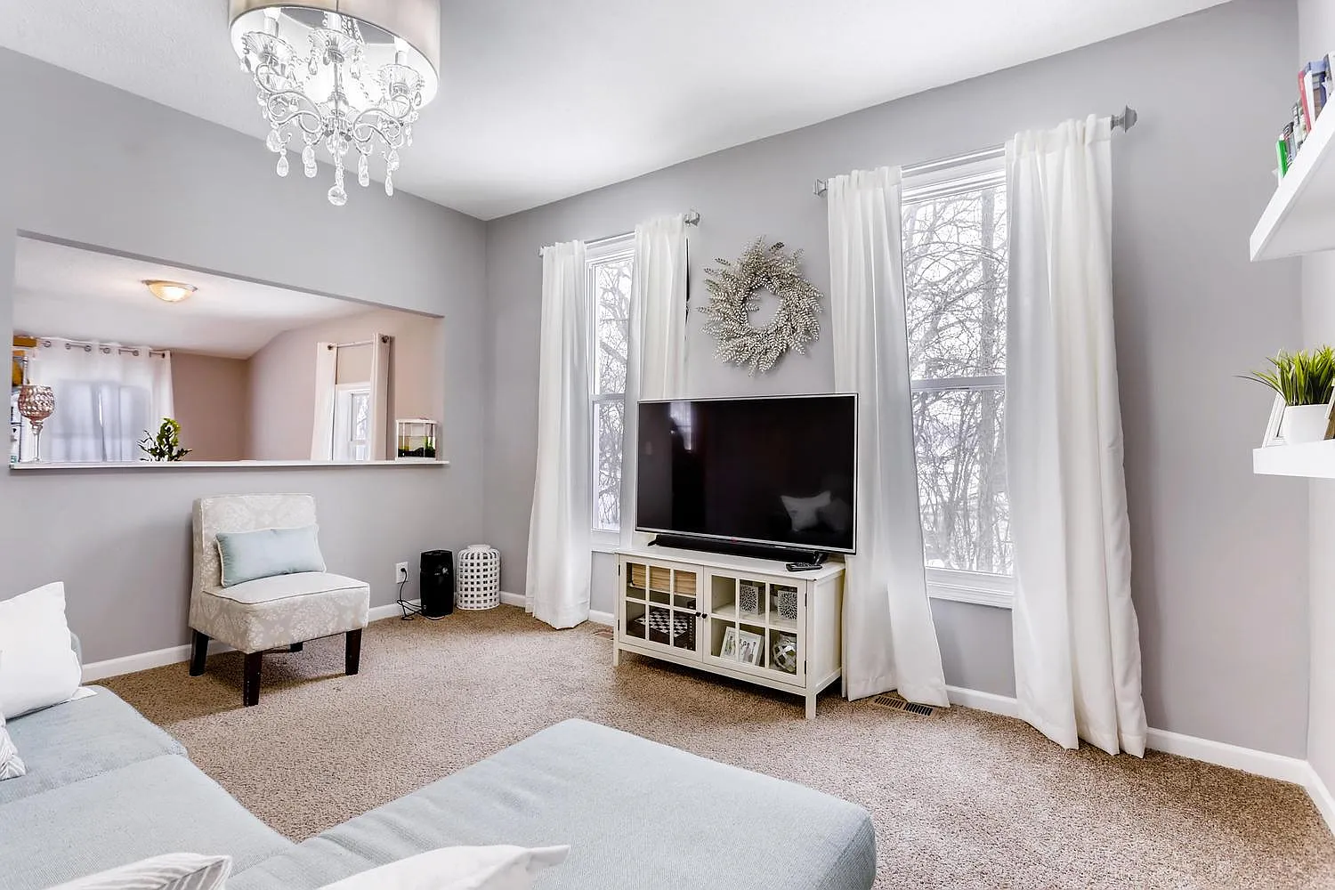 2 bed, 1100 sqft, $1,600 — Photo 2