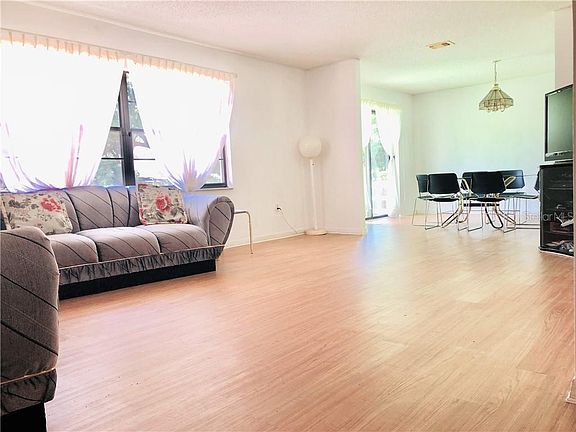 4th image of 8037 Sandberry Blvd