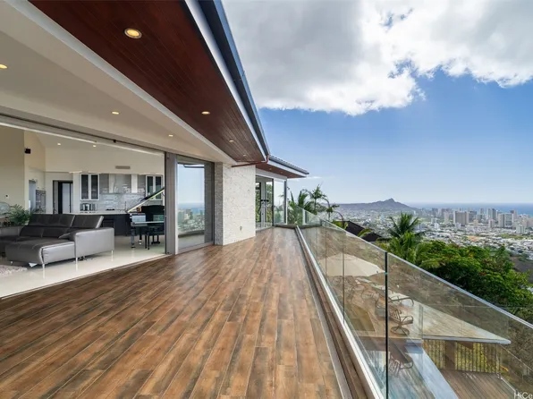 2809 Round Top Dr, Honolulu, HI 96822