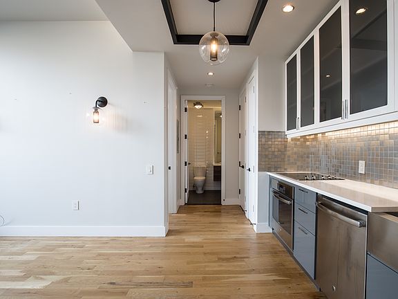 5th image of 670 Pacific St APT 102