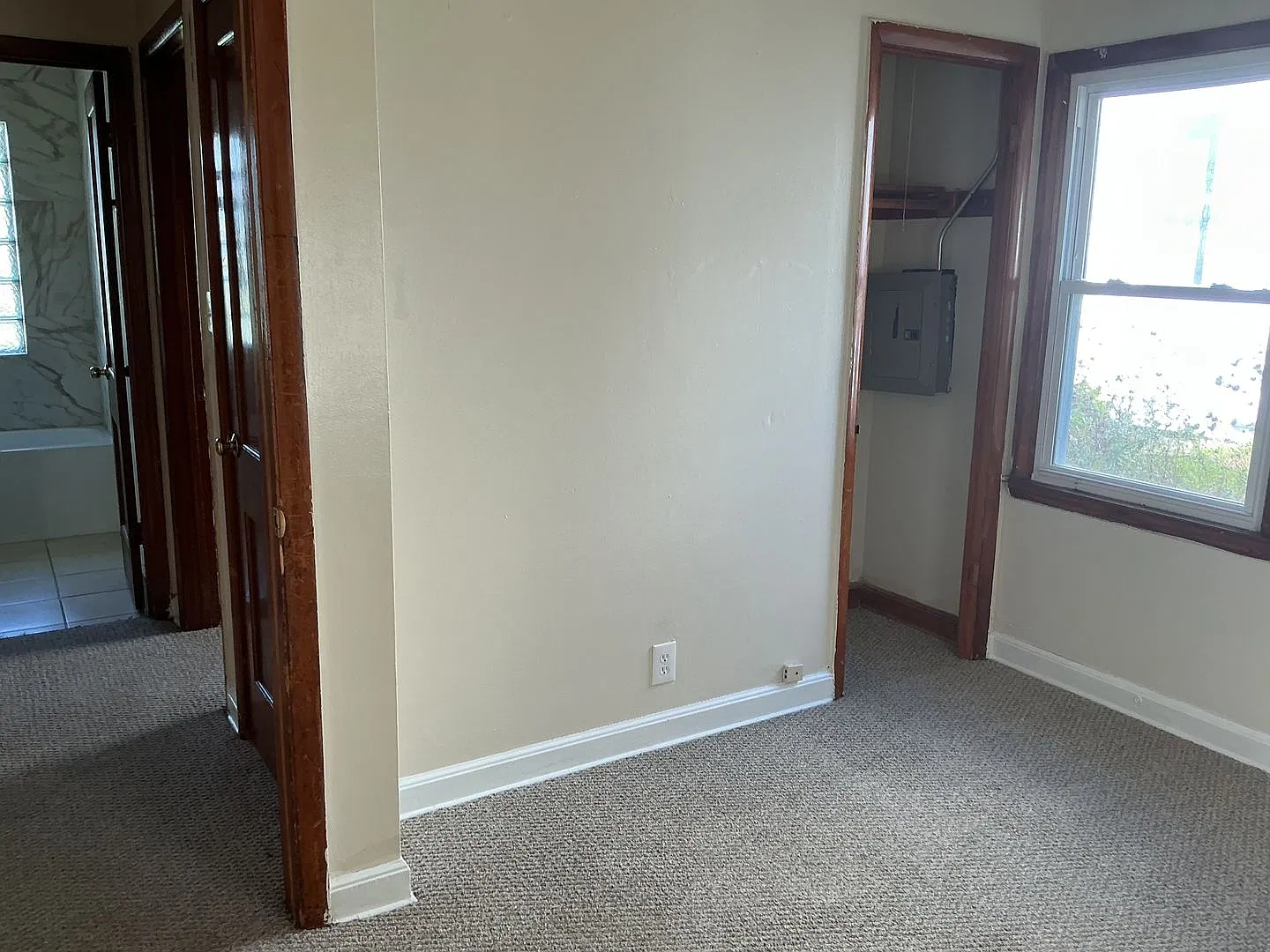 2 Bedroom Single family home — Photo 4