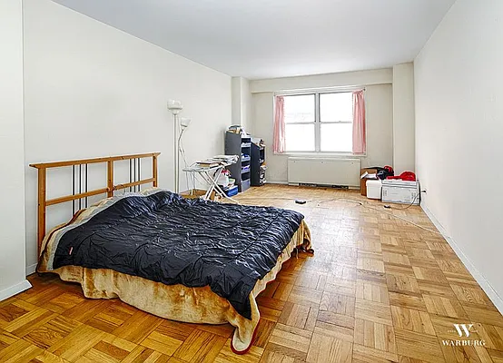 Rented by Warburg | media 10