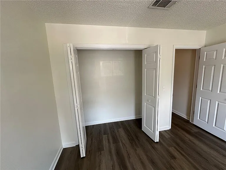 890 E Cherry St #201 — Photo 3