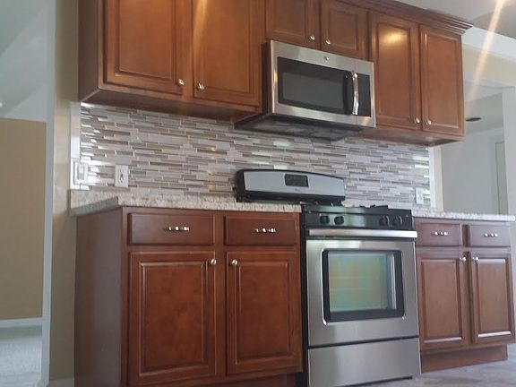 3rd image of 9 Monterey Ln