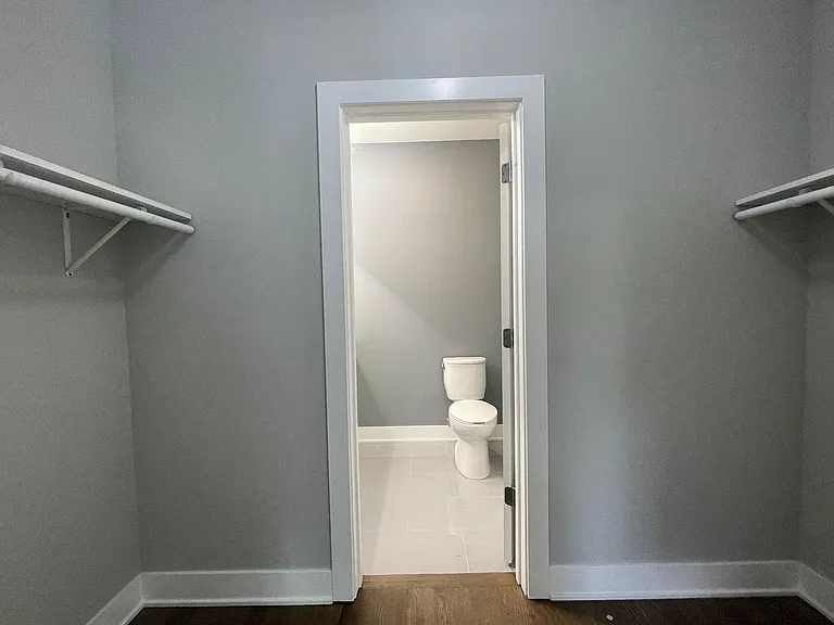 1923 W 21st St #2 — Photo 5